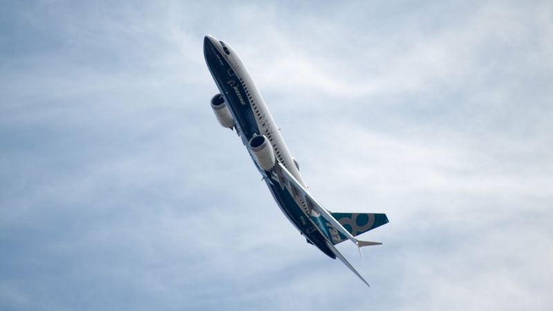 В сенате США заявили, что пилотов Boeing 737 MAX тренировали неправильно