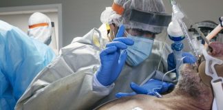 Число случаев заражения коронавирусом в США превысило 16 миллионов