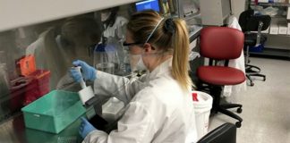 Эксперты рекомендовали разрешить использование вакцины Pfizer в США