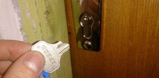 Вскрытие замков и дверей в квартире