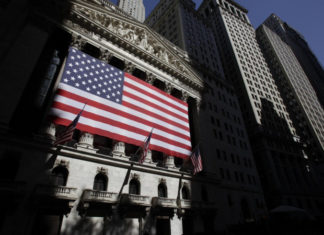 Инвесторы из США в 2023 году увеличили вложения в иностранные бумаги