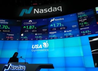 Dow Jones вырос и обновил рекордный максимум, Nasdaq снизился