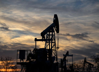 Эксперт спрогнозировал среднюю цену нефти Brent в 2024 году
