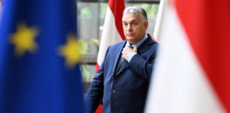Охрана спасла премьера Венгрии от нападения прямо во время выступления
