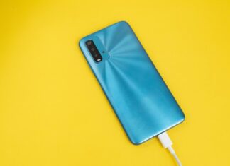 Почему Apple против стандартного micro USB