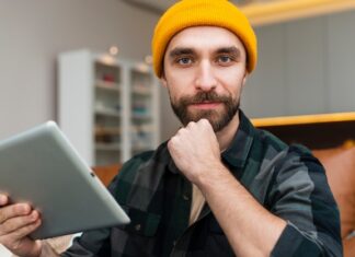 Кошмар для ремонтника — в iFixit разобрали 13-дюймовый Retina MacBook Pro