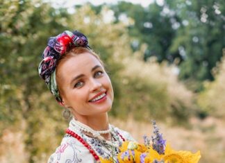 Где найти девушку
