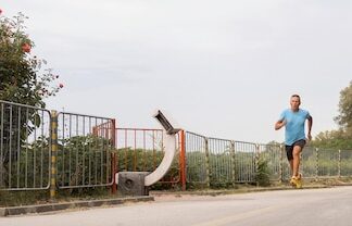 Преимущества бега на беговой дорожке перед тренировкой на улице