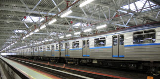 Монтажник получил травму попавшей в голову батареей в железнодорожном депо