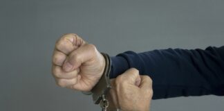 Сообщают о задержании посла Польши во Франции