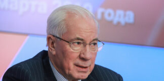 Азаров объяснил, зачем Зеленский продвигает свой «мирный план»