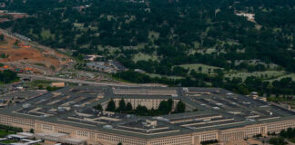 Рестораны вокруг Пентагона фиксируют рост спроса на доставку пиццы