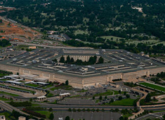 Рестораны вокруг Пентагона фиксируют рост спроса на доставку пиццы