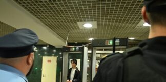 Россиянин упал на рельсы метро